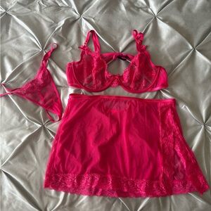 Elegant Pink Lace Lingerie Set